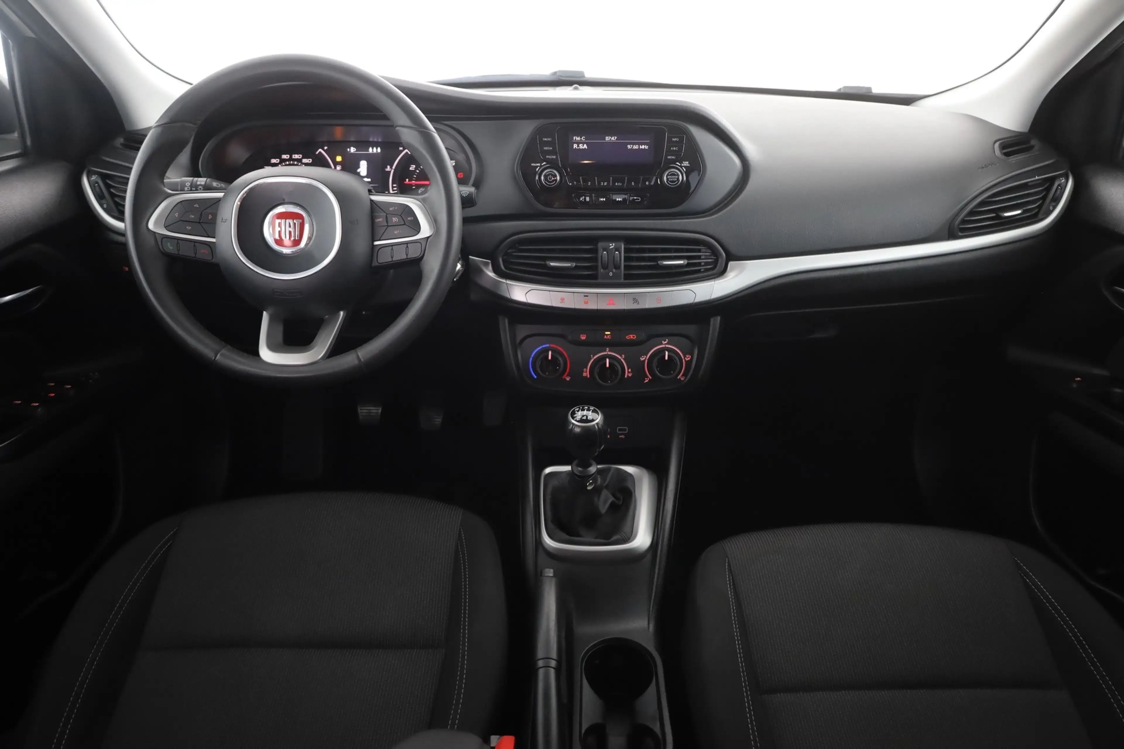 Fiat Tipo Kombi 1.4 T-Jet Klima Tempomat PDC DAB — photo 9