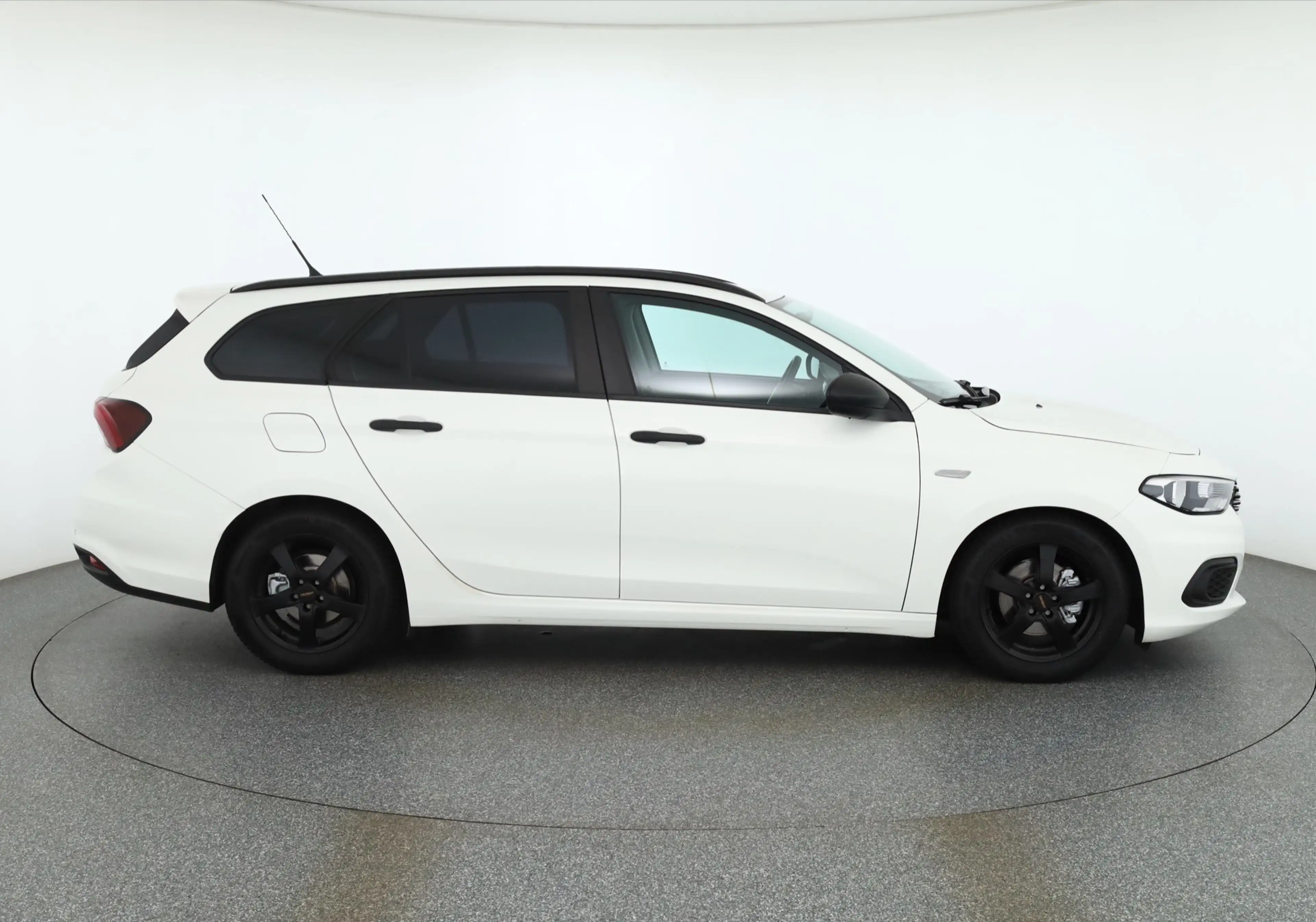 Fiat Tipo Kombi 1.4 T-Jet Klima Tempomat PDC DAB — photo 6