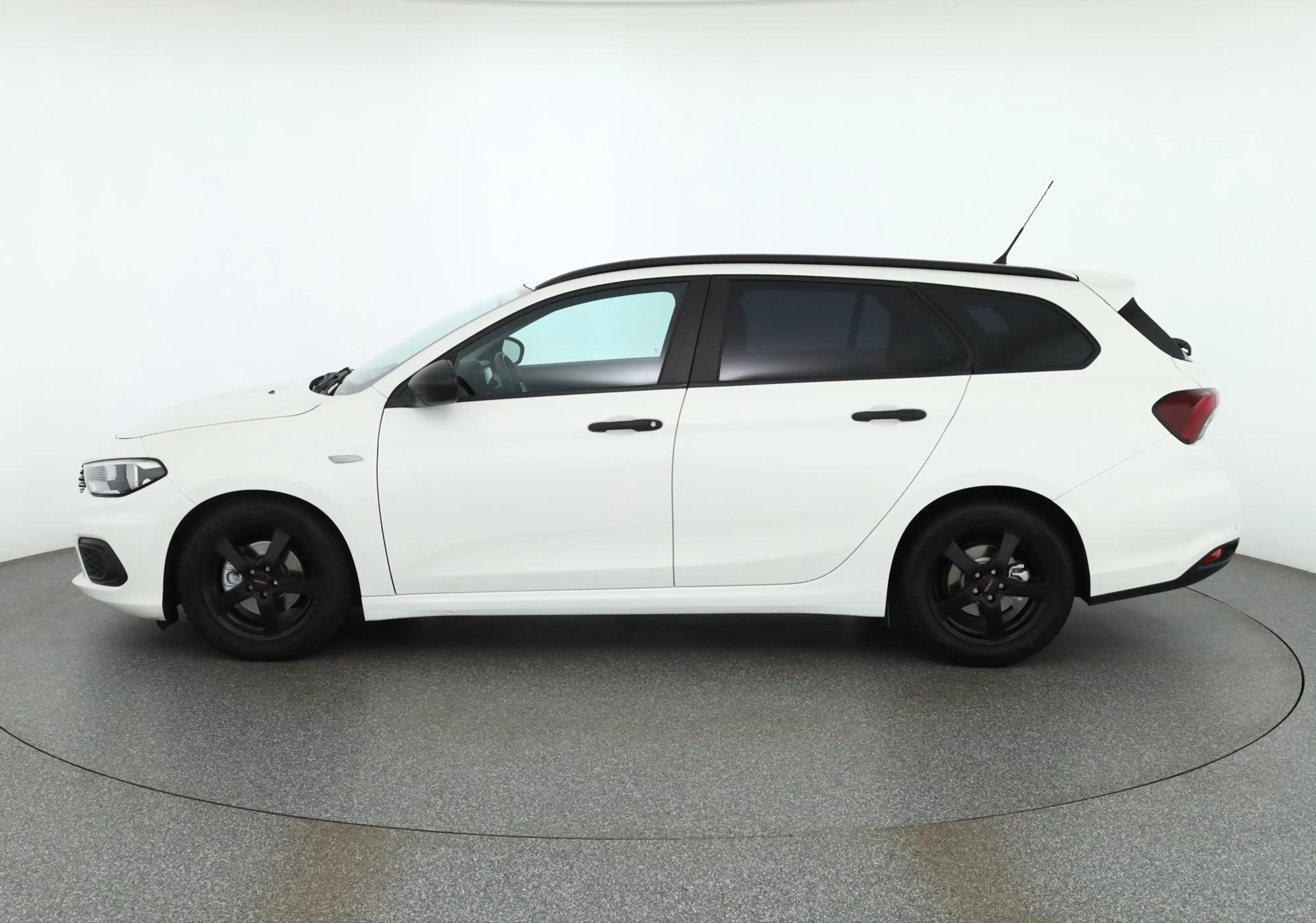 Fiat Tipo Kombi 1.4 T-Jet Klima Tempomat PDC DAB — photo 2