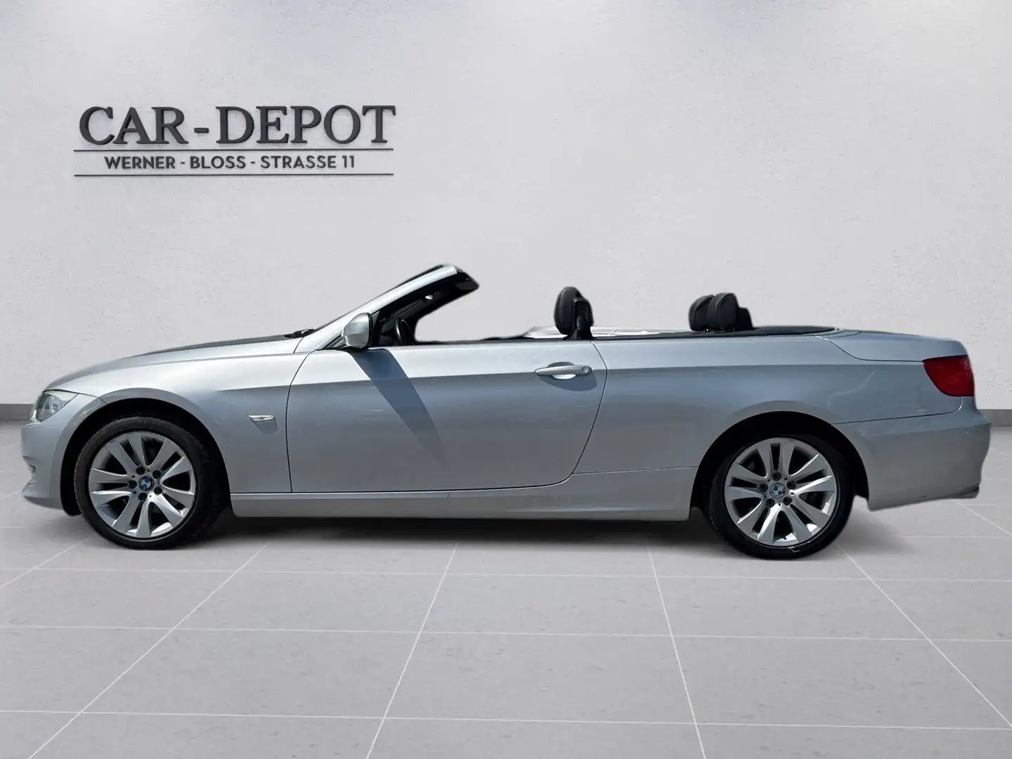BMW 318 i Cabrio*KLIMAAUT.*PDC*SHZ*LEDER*XENON*MEMORY Silber - 2