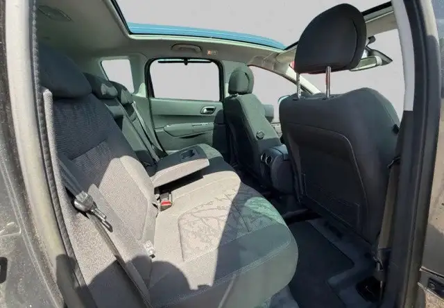 Peugeot 3008 view 8