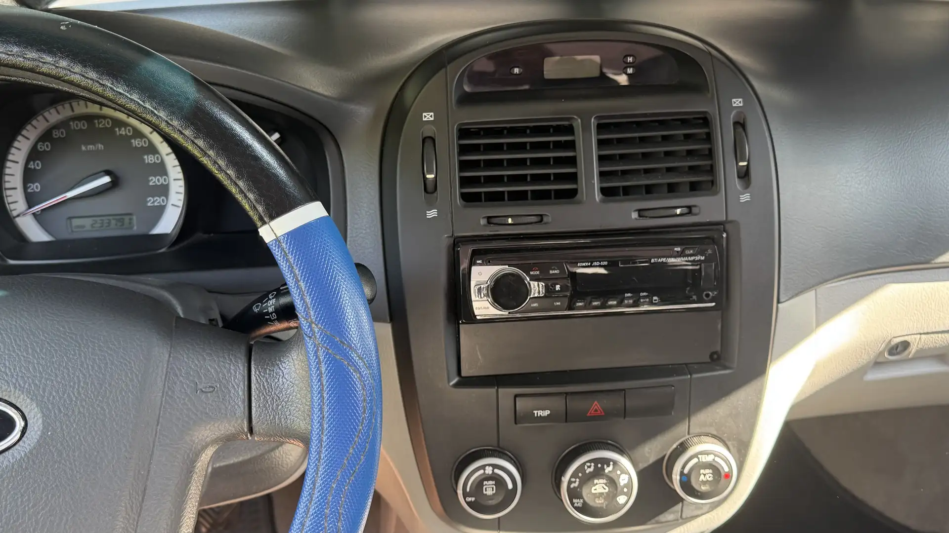 Kia Cerato 1.6 LX - 1