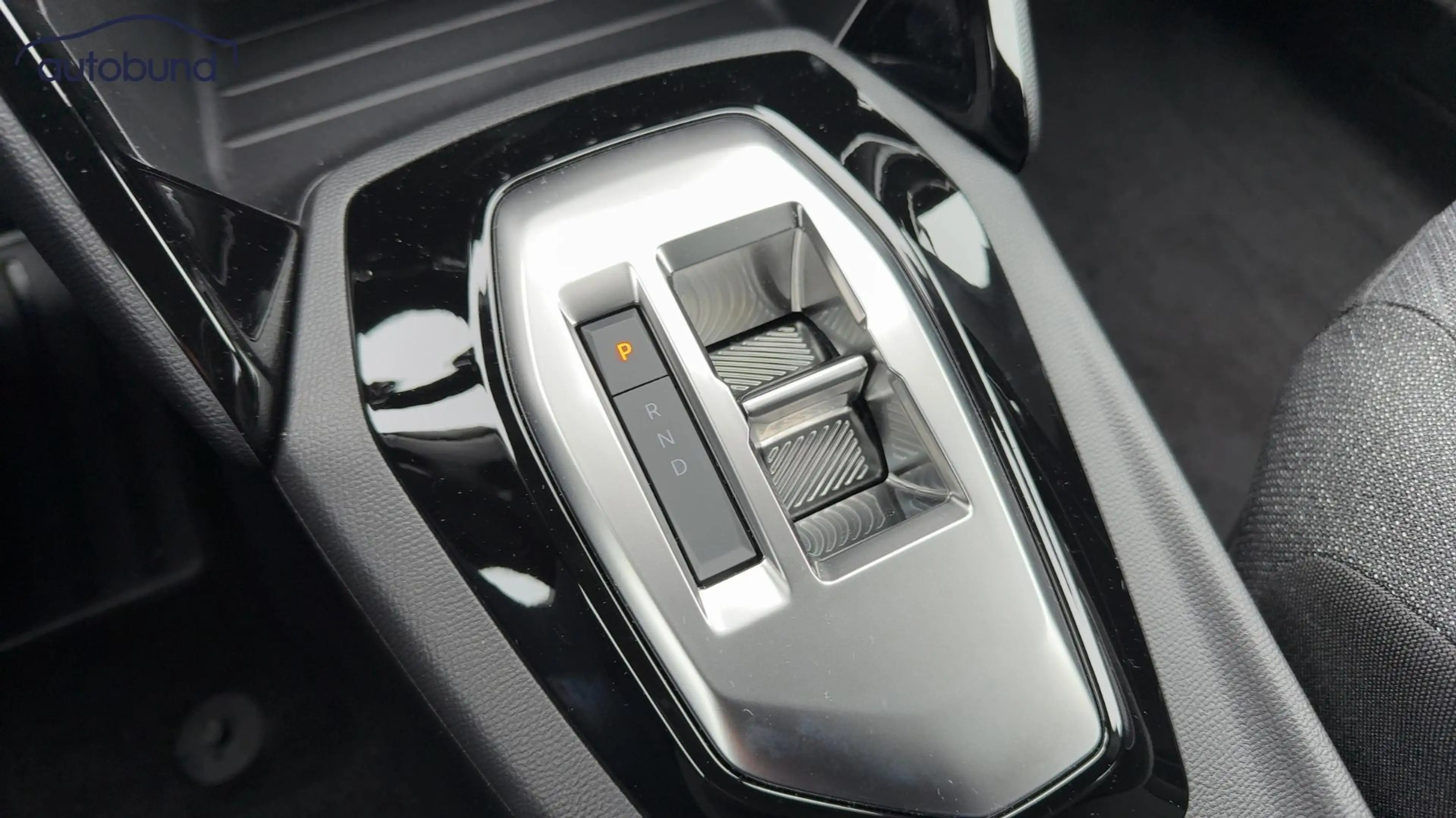 Peugeot 2008 II Hybrid 145 e-DSC6 (MHEV) Business Alu KA LED Link NAV NBA PDC RFK SHA Shz — photo 12