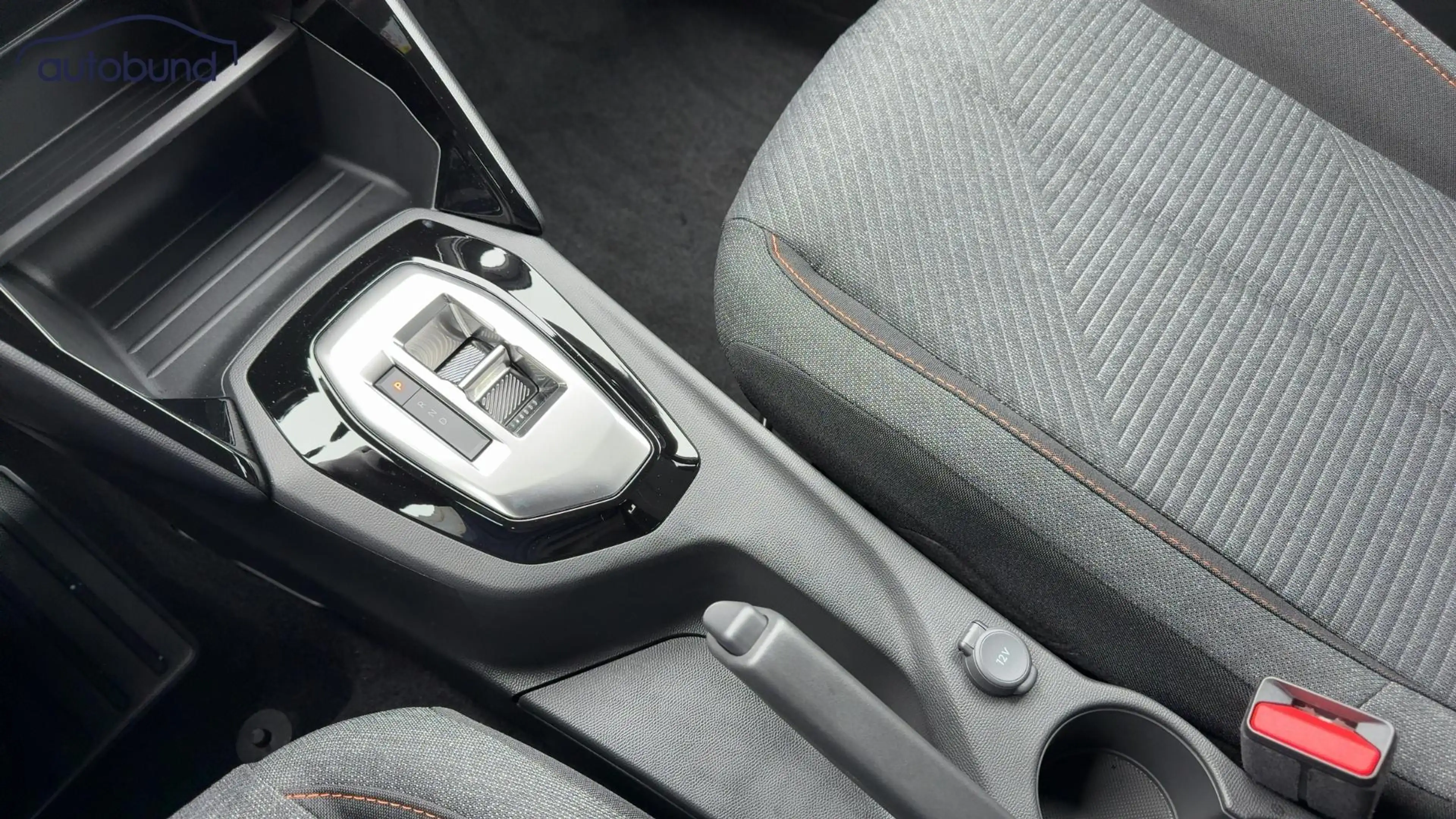 Peugeot 2008 II Hybrid 145 e-DSC6 (MHEV) Business Alu KA LED Link NAV NBA PDC RFK SHA Shz — photo 13