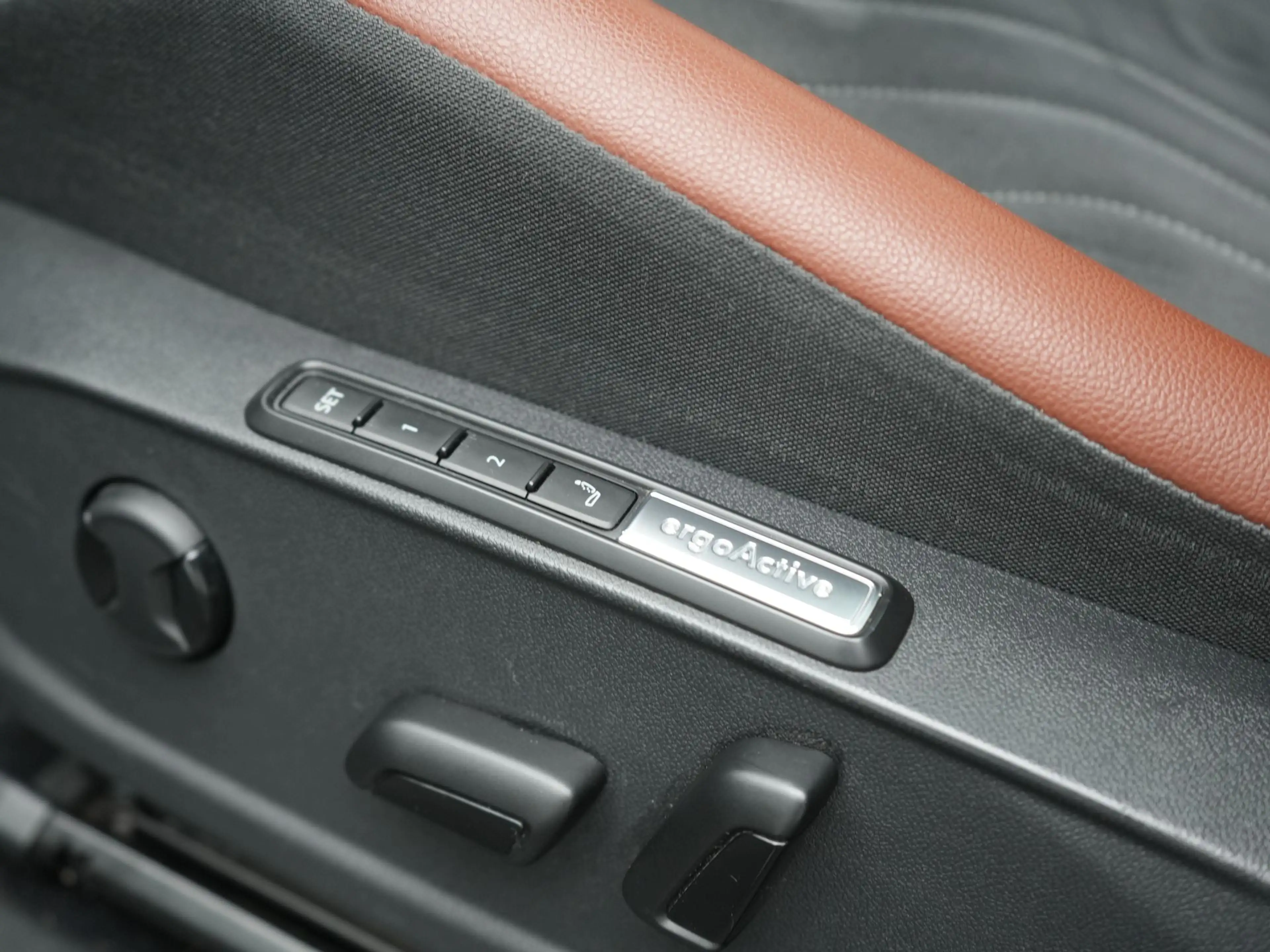 Volkswagen ID.4 Tech 77 kWh 204pk Dealer O.H. | Panodak | Adaptive — photo 9