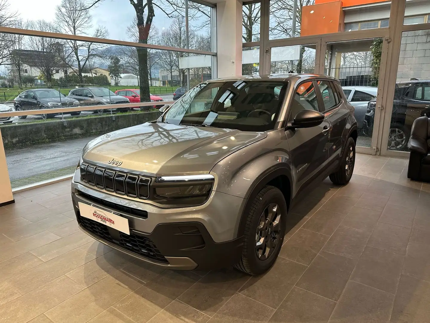 Jeep Avenger Avenger 1.2 Turbo 100 CV Longitude Šedá - 1