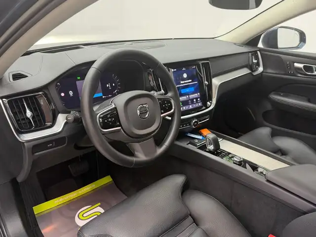 Volvo V60 Cross Country view 9