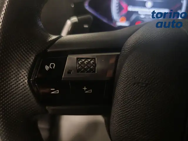 DS Automobiles DS 3 Crossback view 11