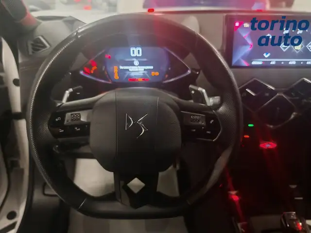 DS Automobiles DS 3 Crossback view 9