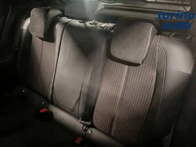 DS Automobiles DS 3 Crossback view 8