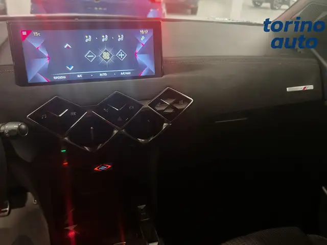 DS Automobiles DS 3 Crossback view 10