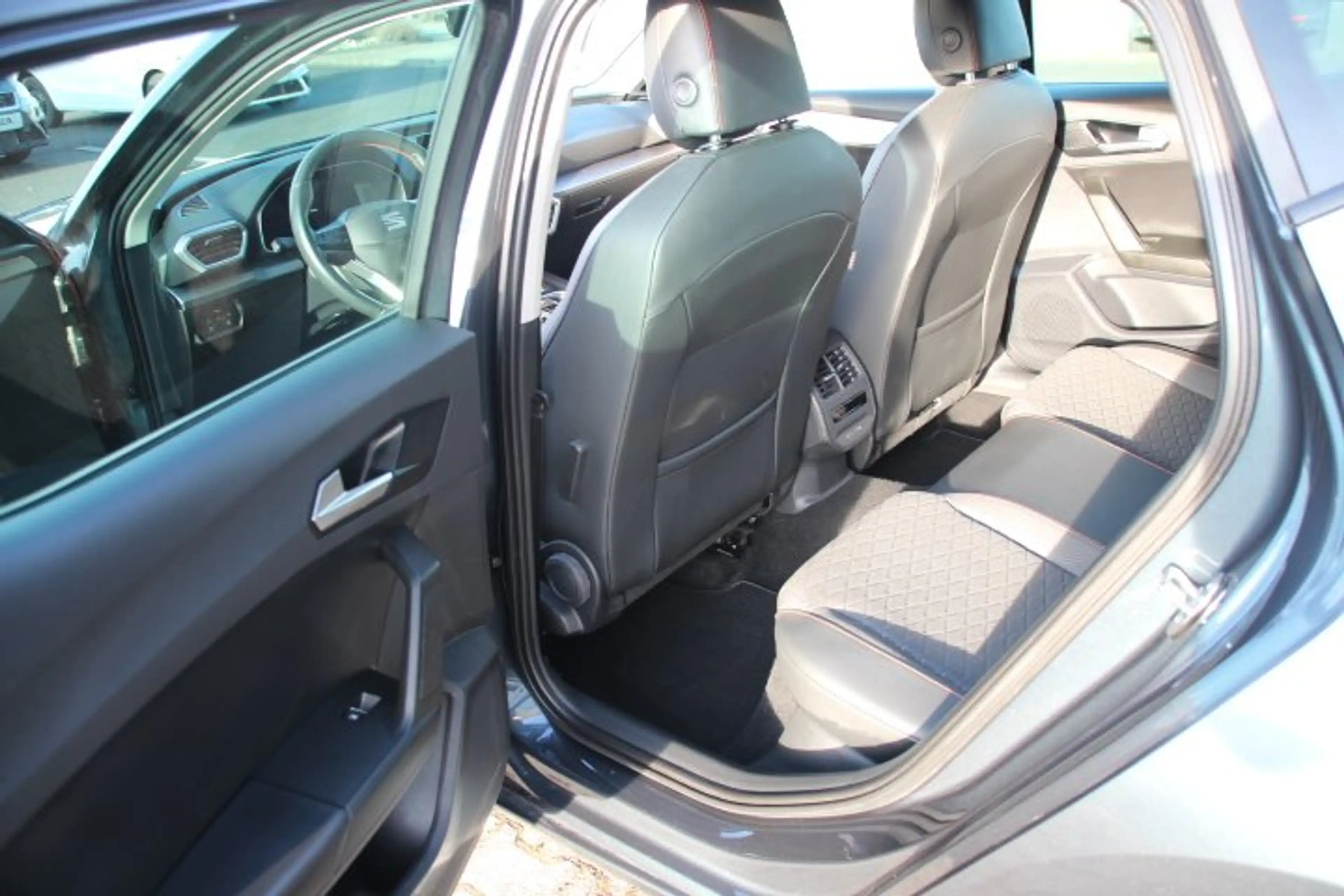 SEAT Leon e-Hybrid 1,5 eTSI FR OPF — photo 6