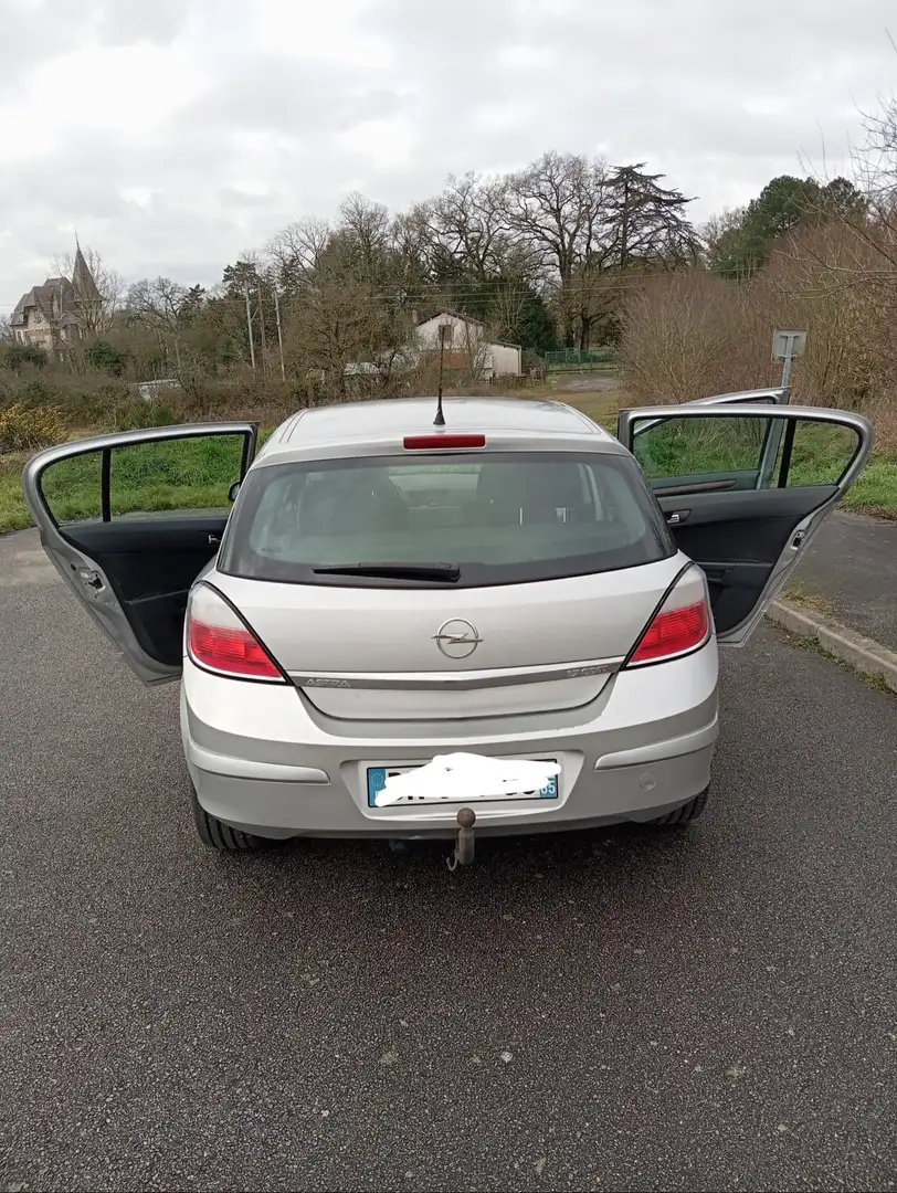 Opel Astra 1.7 CDTI - 100 Elegance - 2