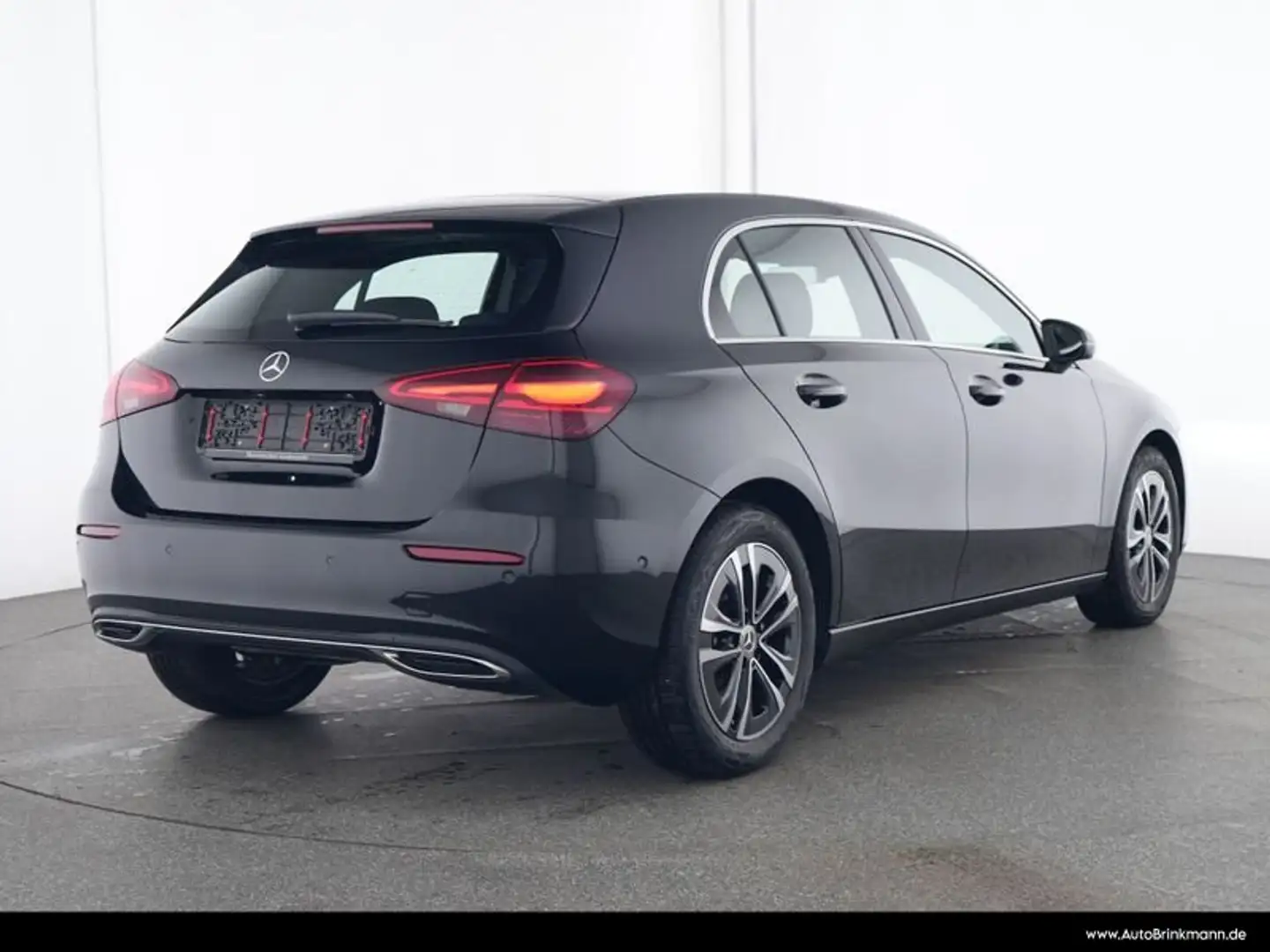 Mercedes-Benz A 180 A 180 ADVANCED/LED/KAMERA/WINTER/MBUX Progressive Zwart - 2