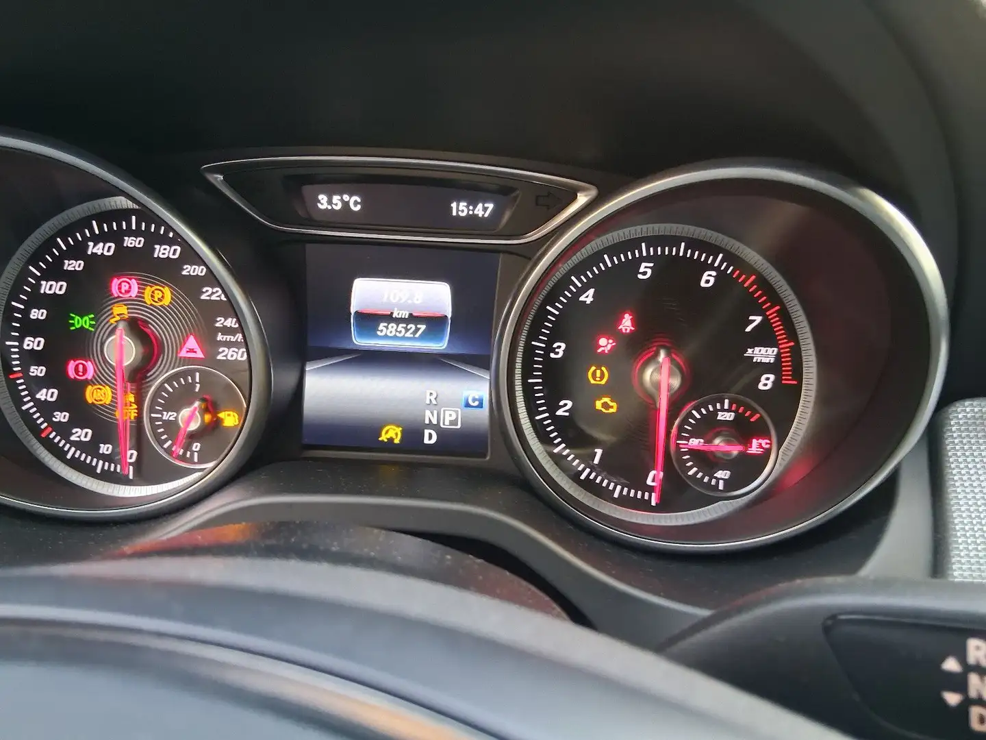 Mercedes-Benz GLA 180 URBAN Progressive-Paket Top gepflegt Gris - 2