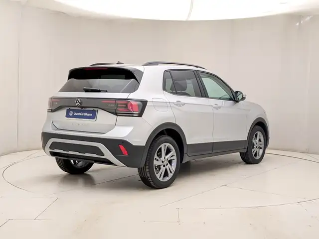 Volkswagen T-Cross view 4