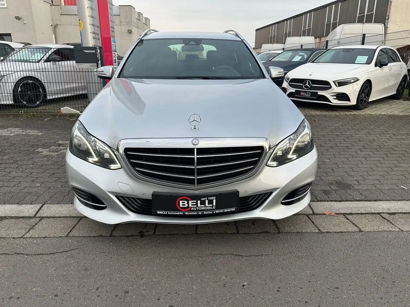 Mercedes-Benz E 200 CGI BE Elegance Navi ILS FINANZIERUNG Silber - 2