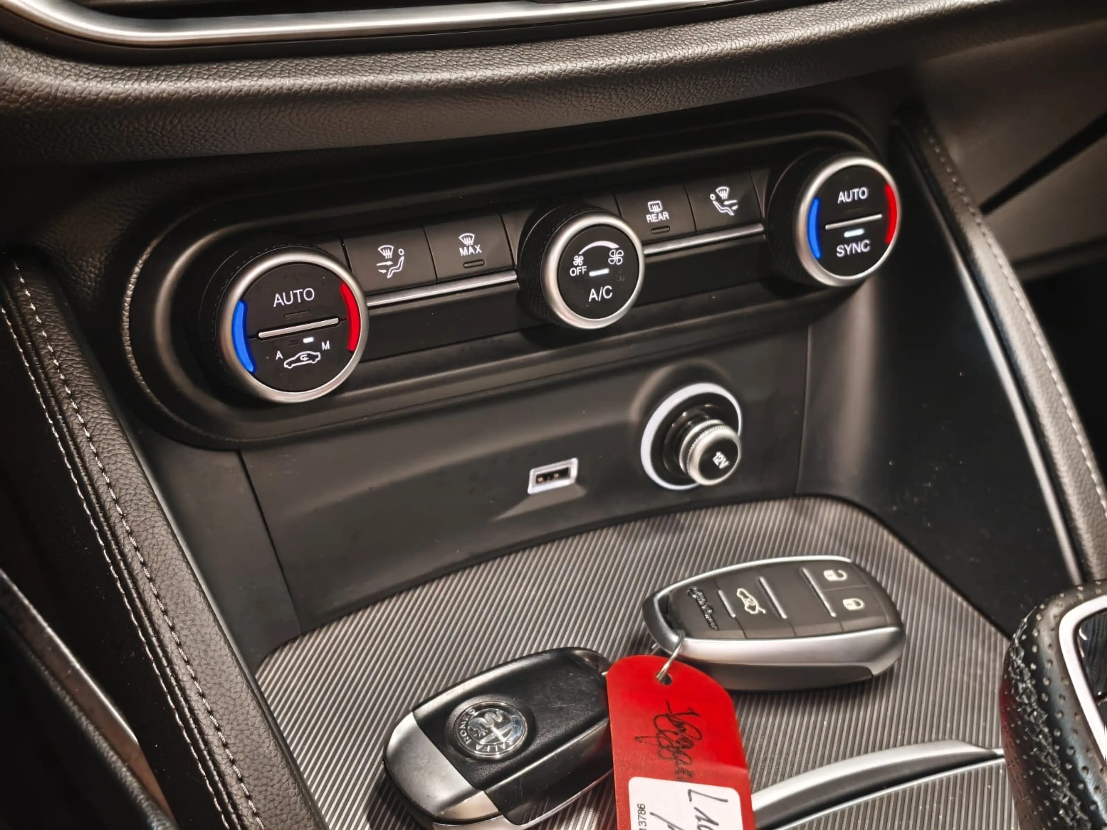 Alfa Romeo Stelvio 2.2MJD SPRINT ** GARANTIE 12 MOIS ** — photo 13