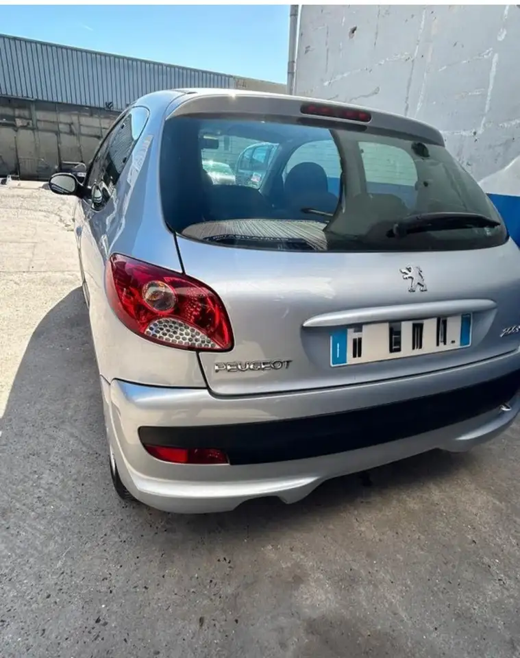 Peugeot 206 + 1.4e 75ch Trendy