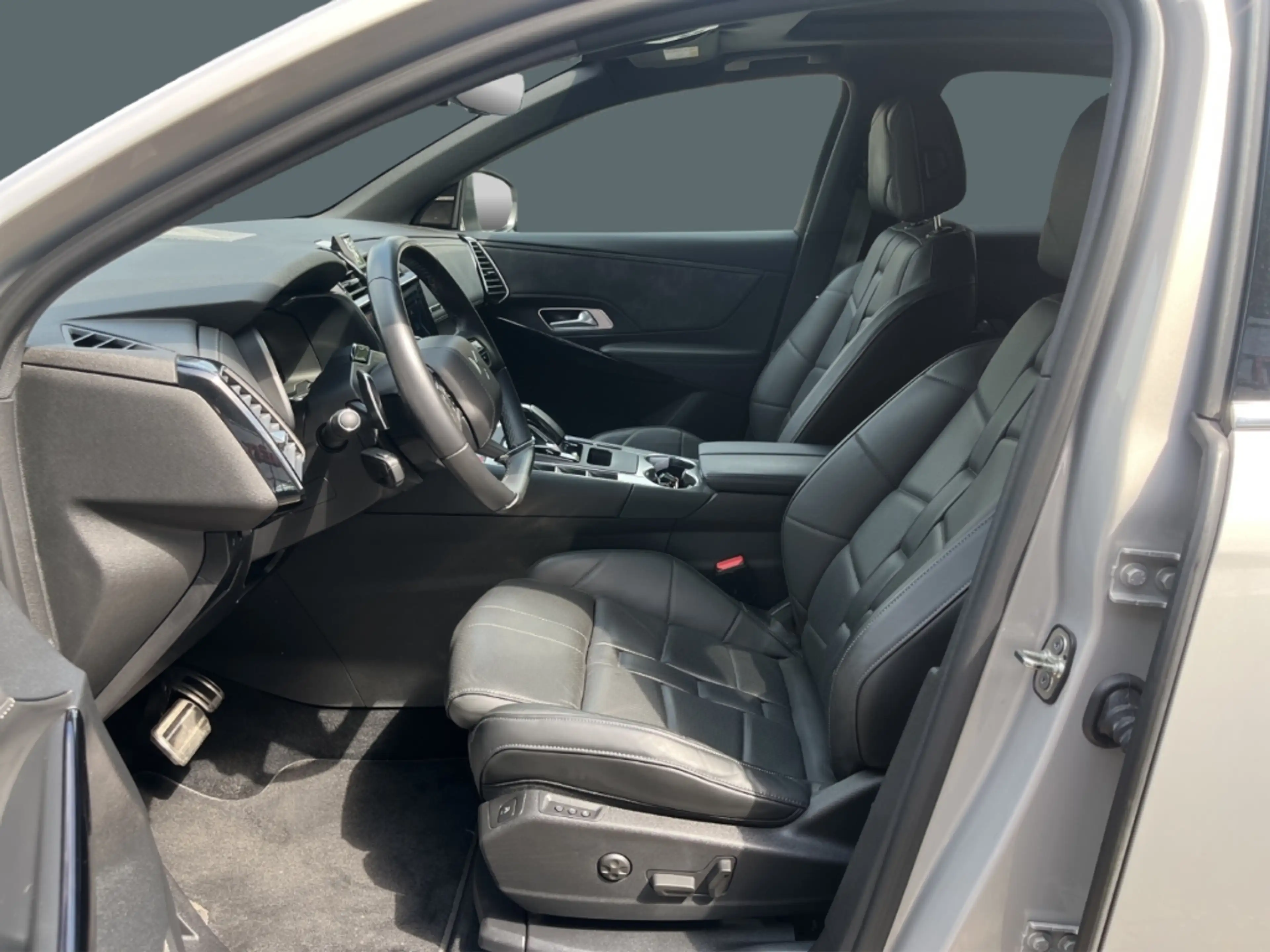 DS Automobiles DS 7 Crossback AD StandHZG AHK-klappbar Panorama Navi Leder Digit — photo 9