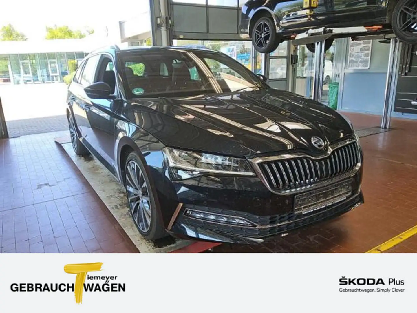 Skoda Superb Combi 2.0 TSI DSG L&K MATRIX STDHZ PANO Schwarz - 1