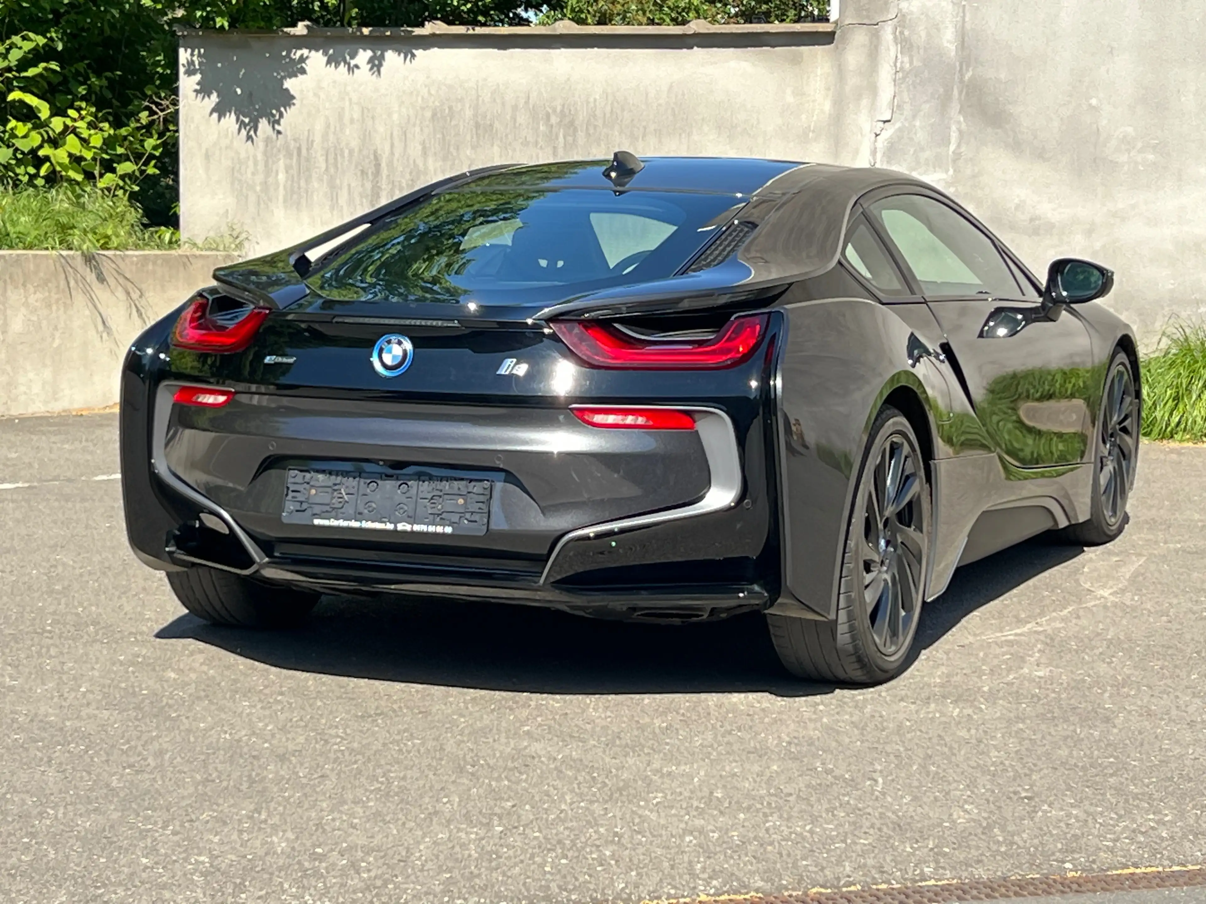 BMW i8 i8 11.6 kWh PHEV (266 kW) — photo 8