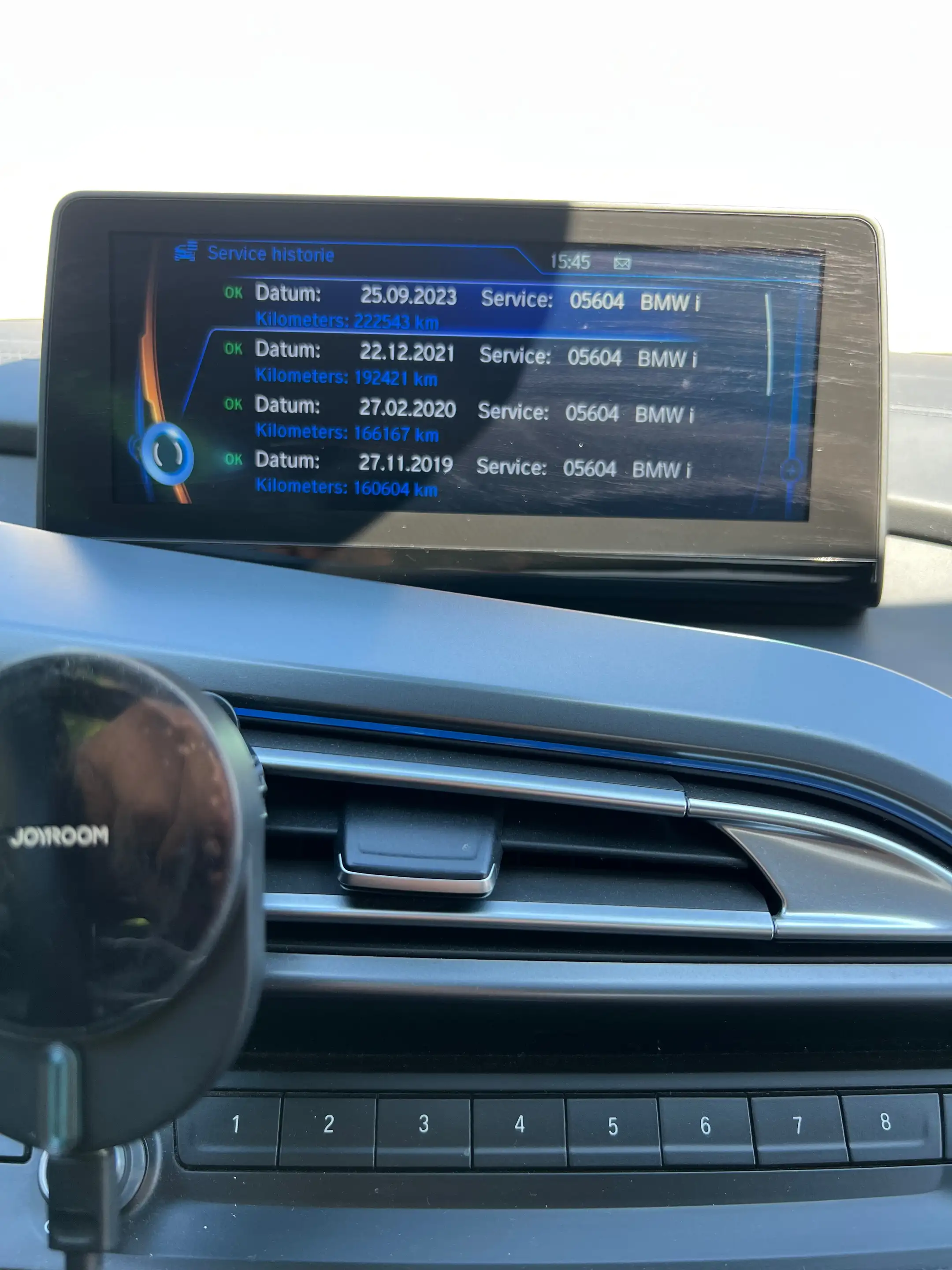 BMW i8 i8 11.6 kWh PHEV (266 kW) — photo 14