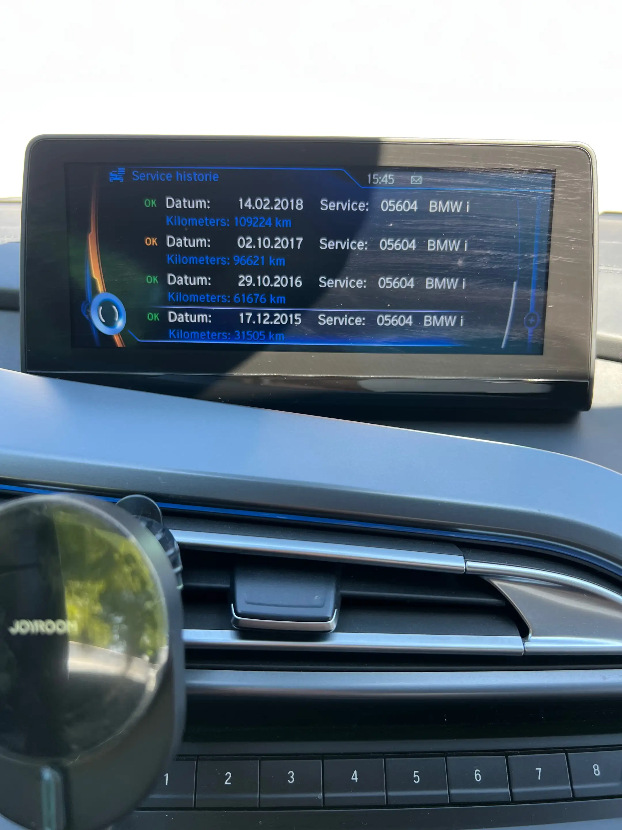 BMW i8 i8 11.6 kWh PHEV (266 kW) — photo 13