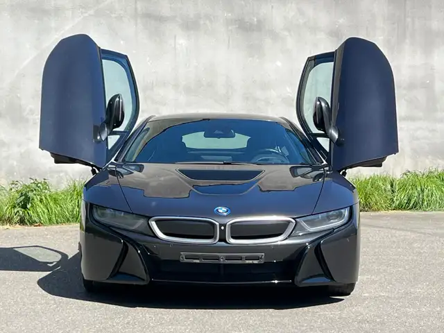 BMW i8 i8 11.6 kWh PHEV (266 kW)