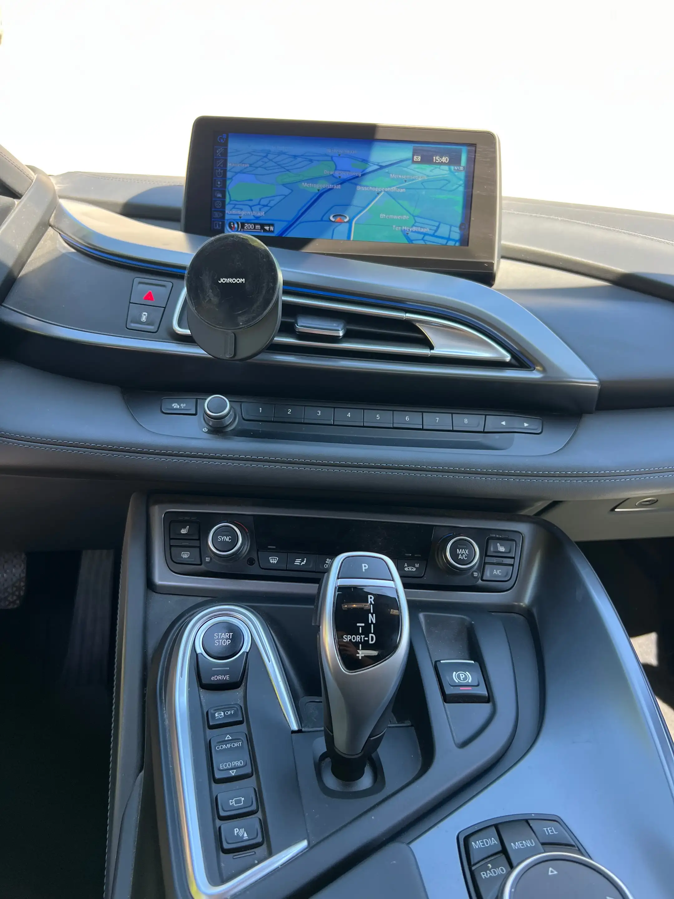 BMW i8 i8 11.6 kWh PHEV (266 kW) — photo 6