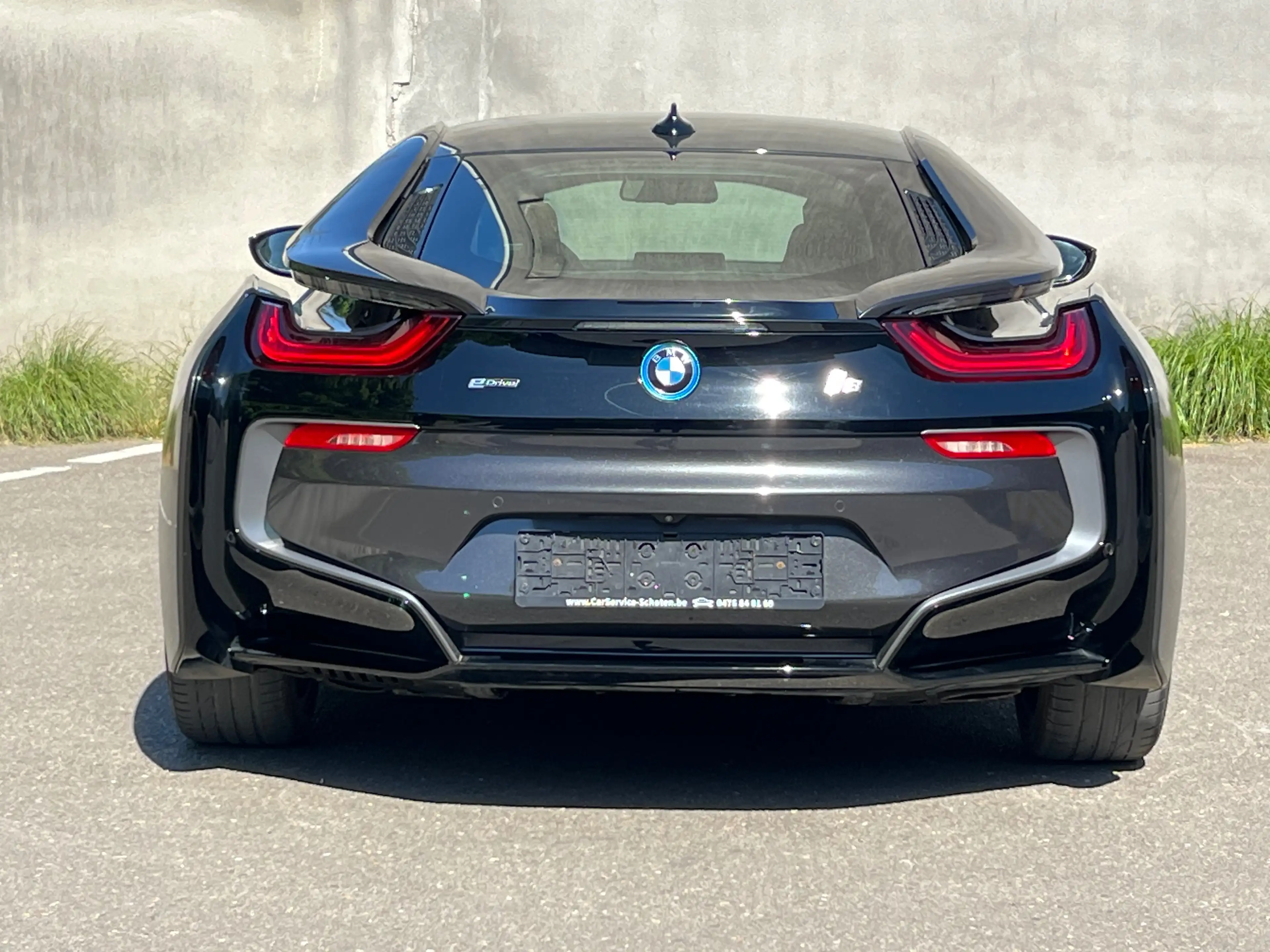 BMW i8 i8 11.6 kWh PHEV (266 kW) — photo 9