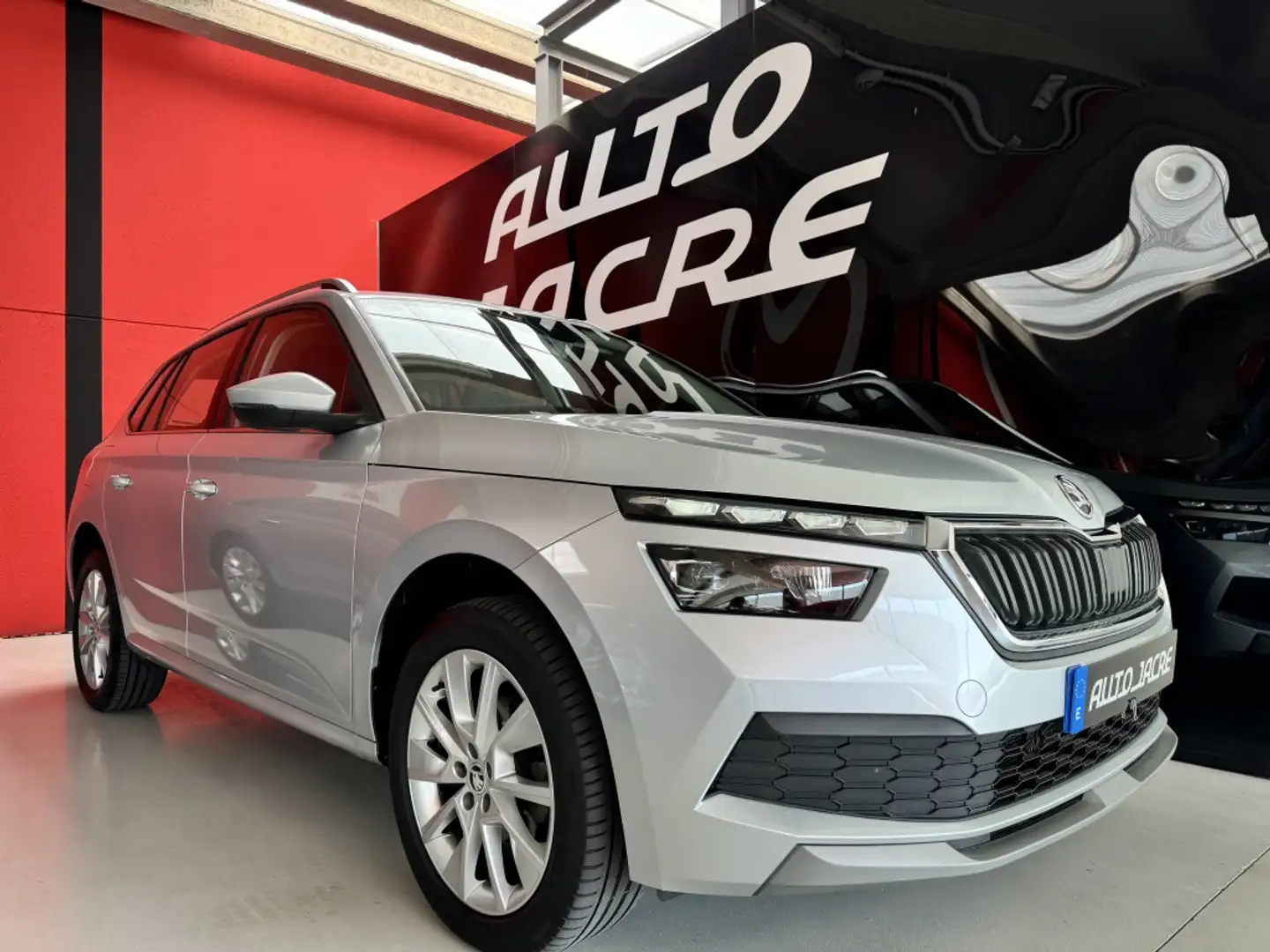 Skoda Kamiq 1.6TDI Sport DSG Plateado - 1