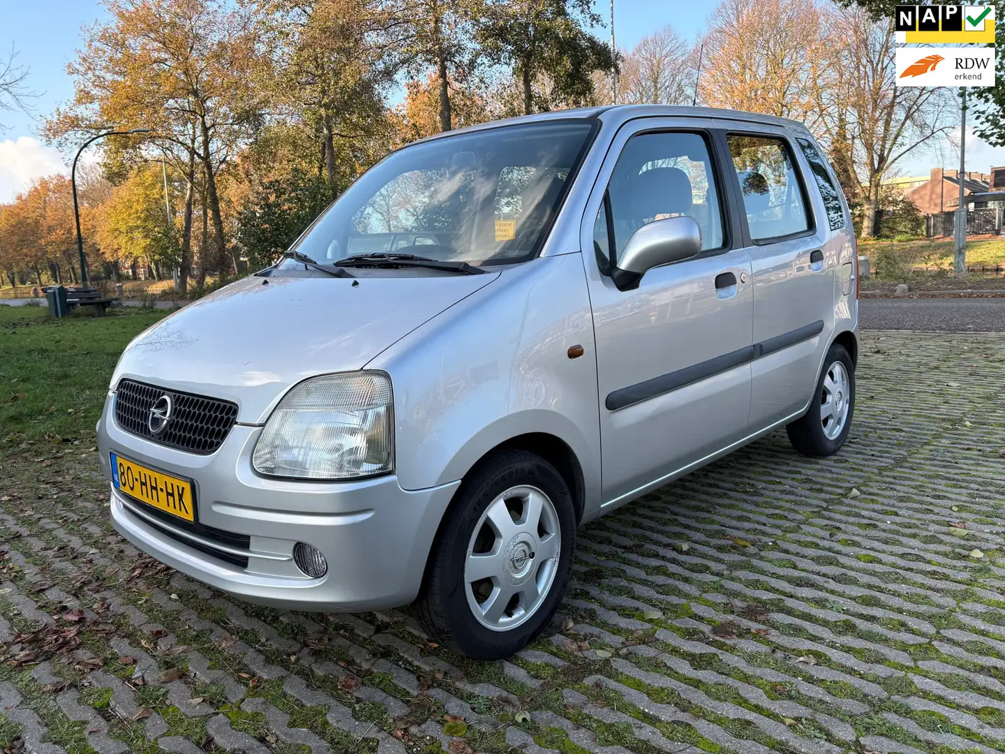 Opel Agila 1.2-16V Elegance / goed onderhouden / nieuwe apk t Gris - 1