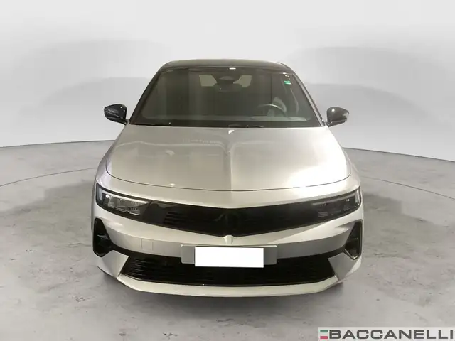 Opel Astra view 6
