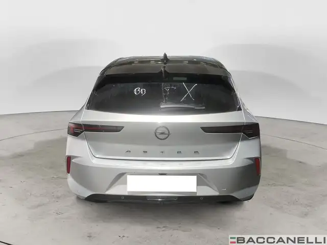 Opel Astra view 3