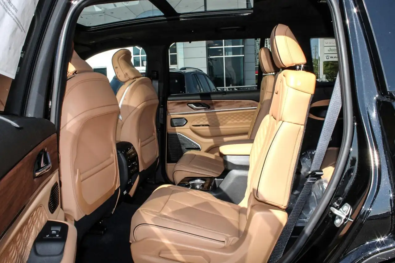 Jeep Grand Cherokee снимка Jeep Grand Cherokee