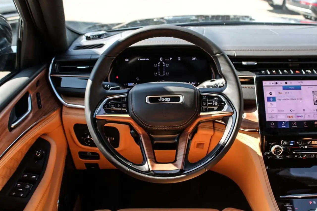Jeep Grand Cherokee снимка Jeep Grand Cherokee
