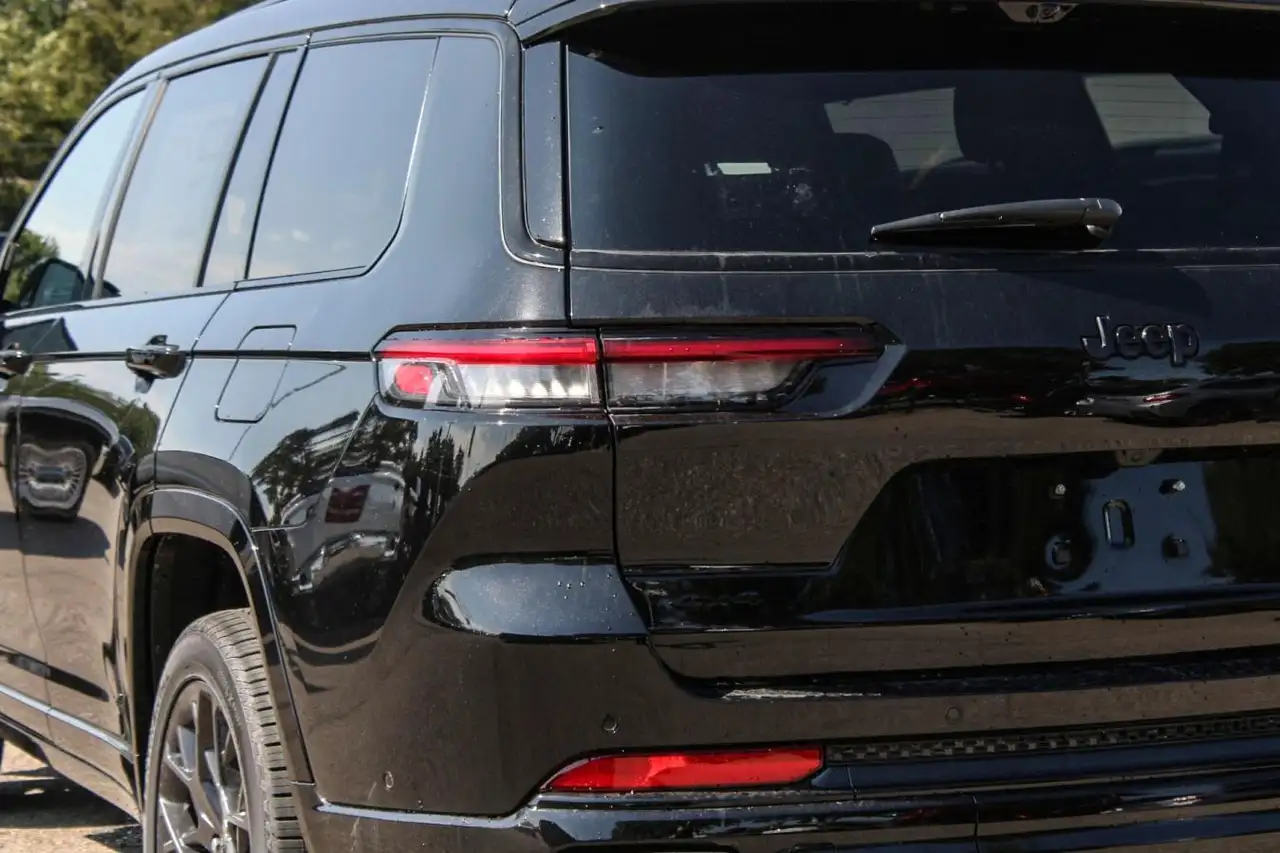 Jeep Grand Cherokee снимка Jeep Grand Cherokee