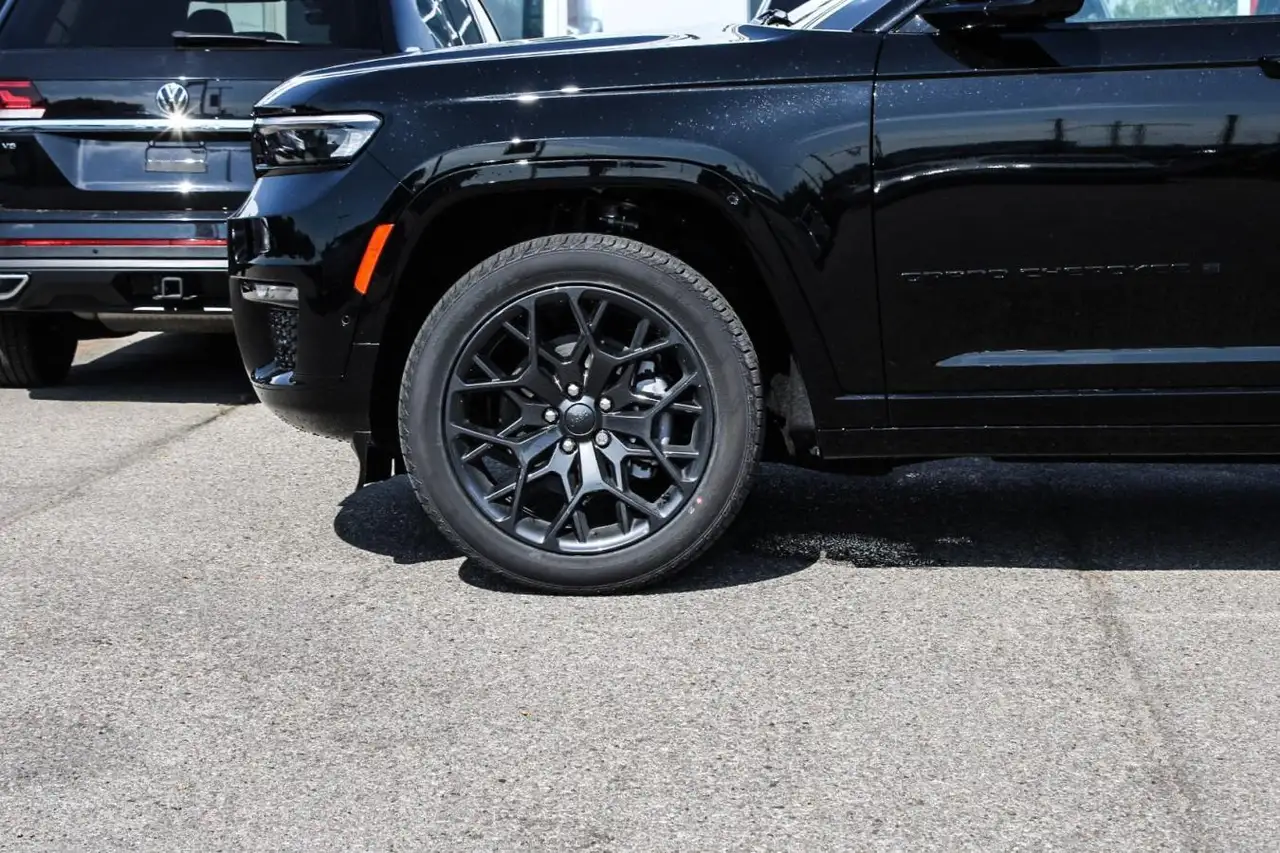 Jeep Grand Cherokee снимка Jeep Grand Cherokee