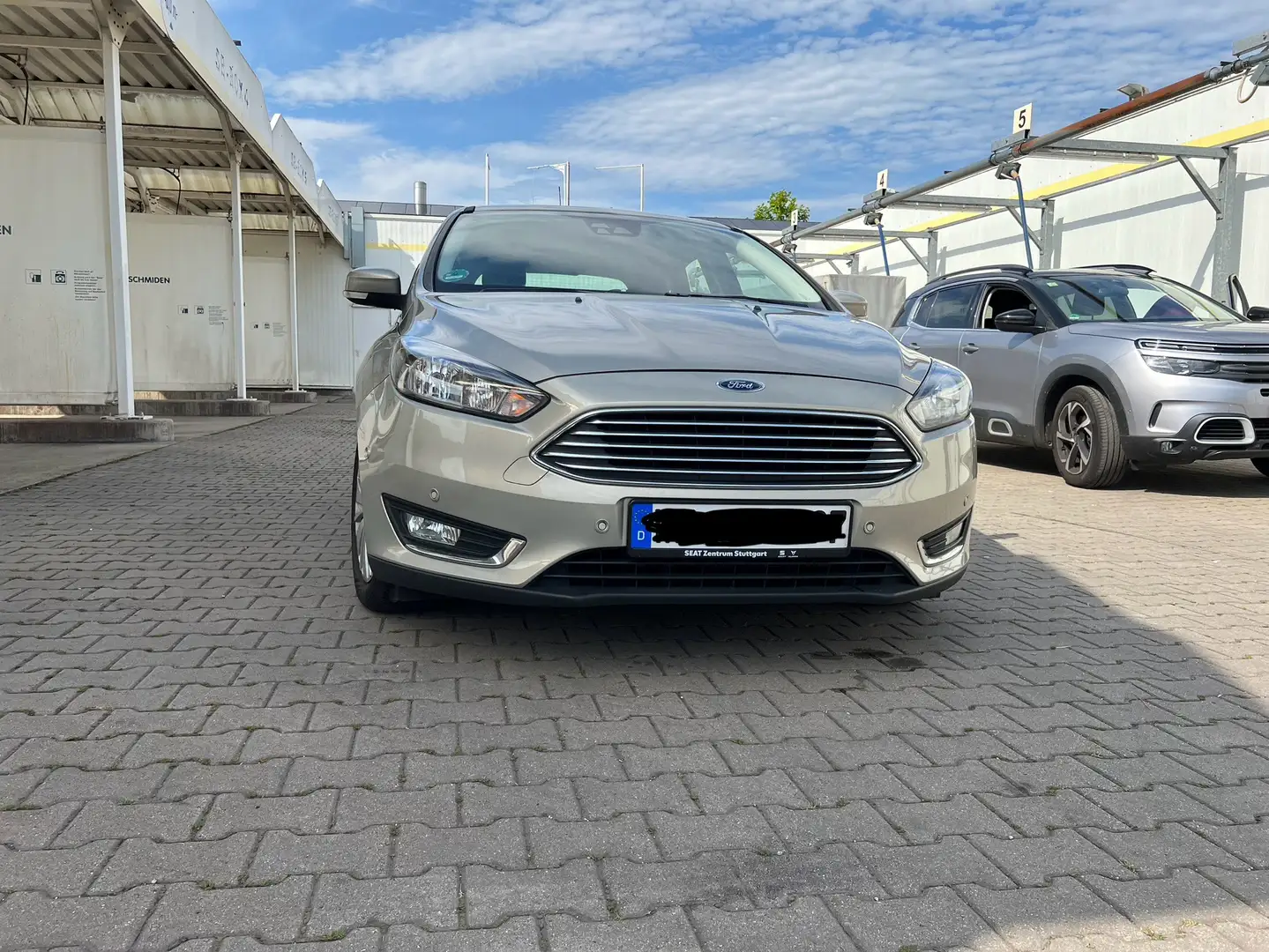 Ford Focus Titanium Grau - 2