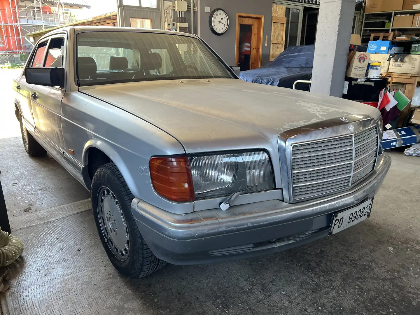 Mercedes-Benz 560 SE - 2