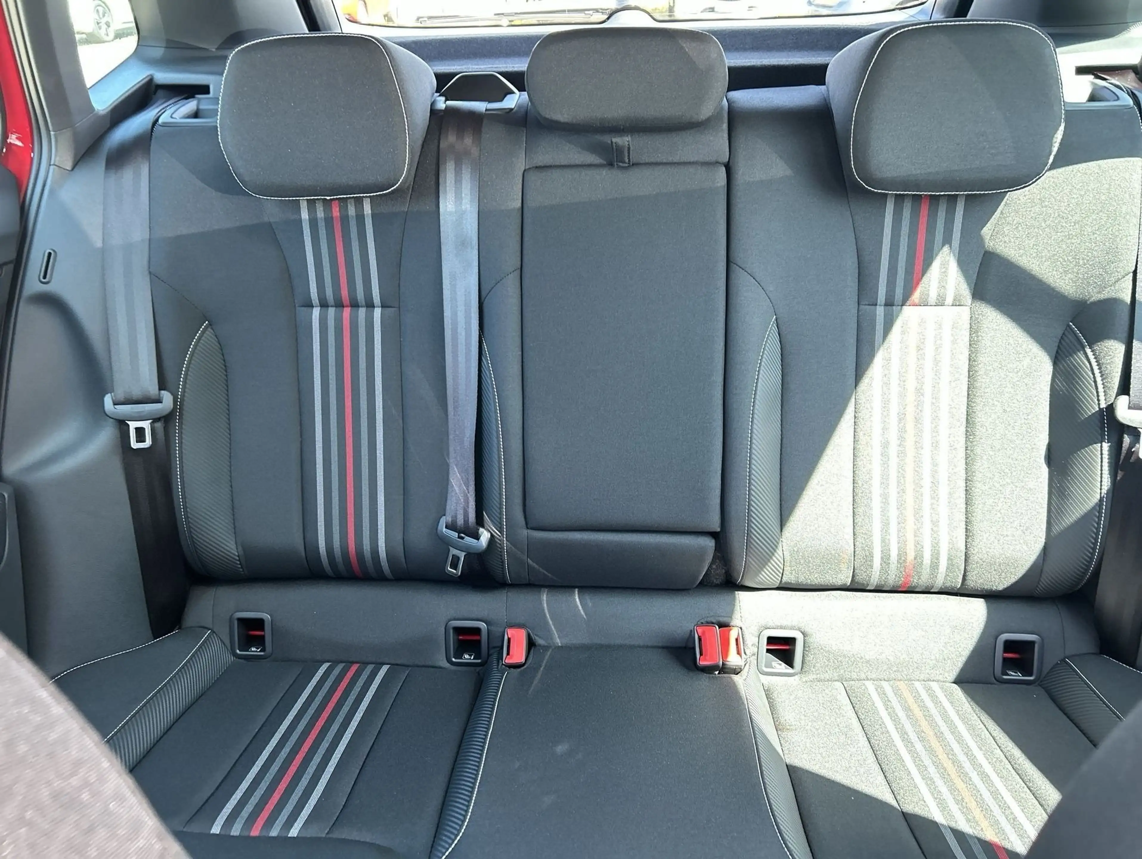Skoda Kamiq 1.5 TSI Monte Carlo Pano Matrix ACC AHK — photo 9