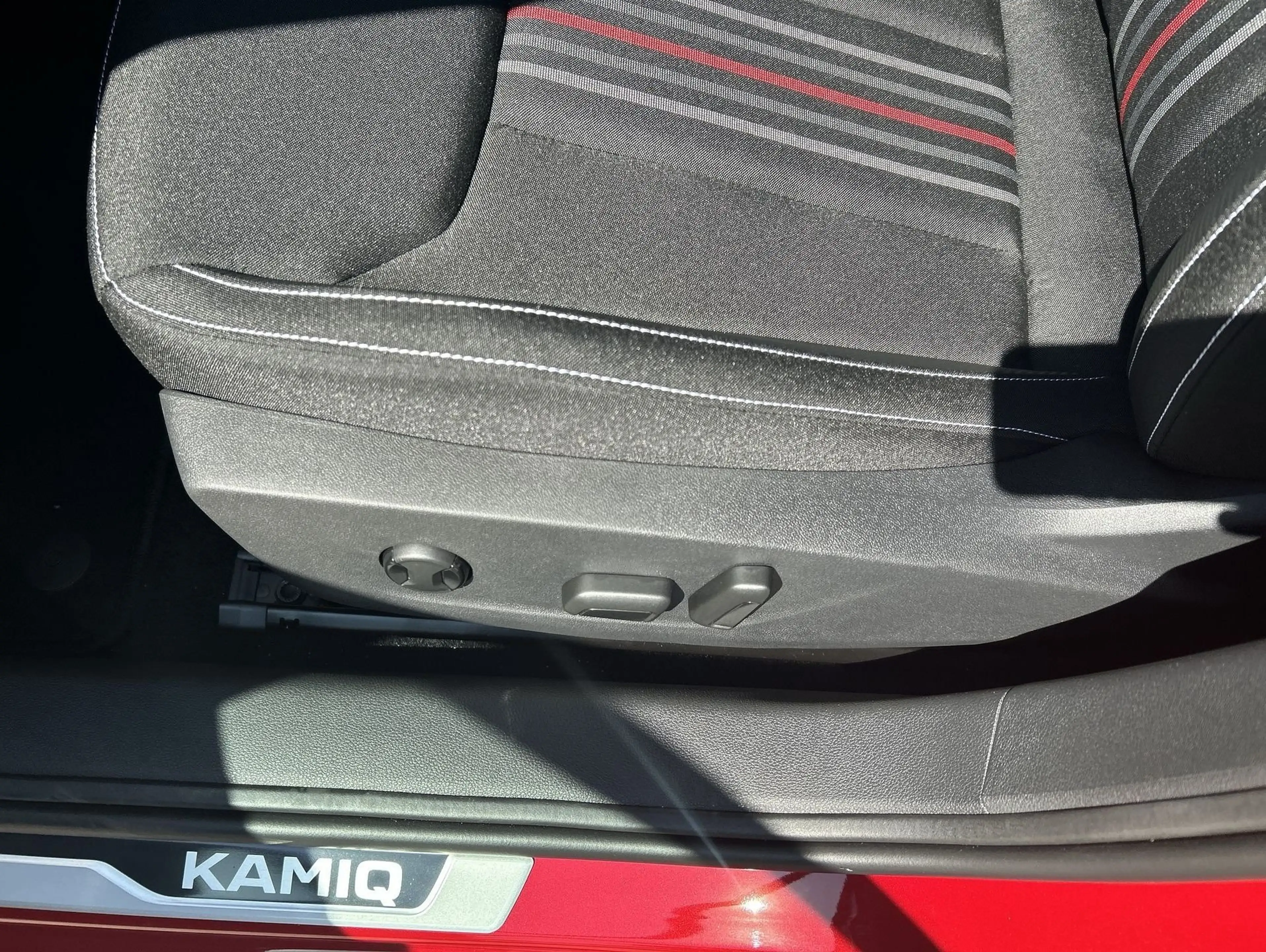 Skoda Kamiq 1.5 TSI Monte Carlo Pano Matrix ACC AHK — photo 12