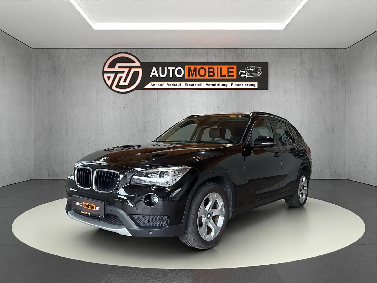 BMW X1 xDrive18d Österreich Paket Negro - 1