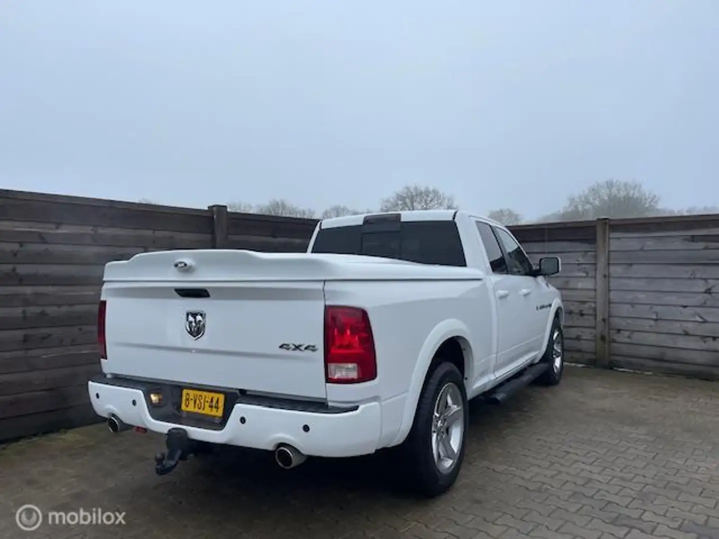 Dodge RAM 1500 4X4 5.7 V8 4x4 Crew Cab 5'7 LPG-CuiseC-Stoelv - 2