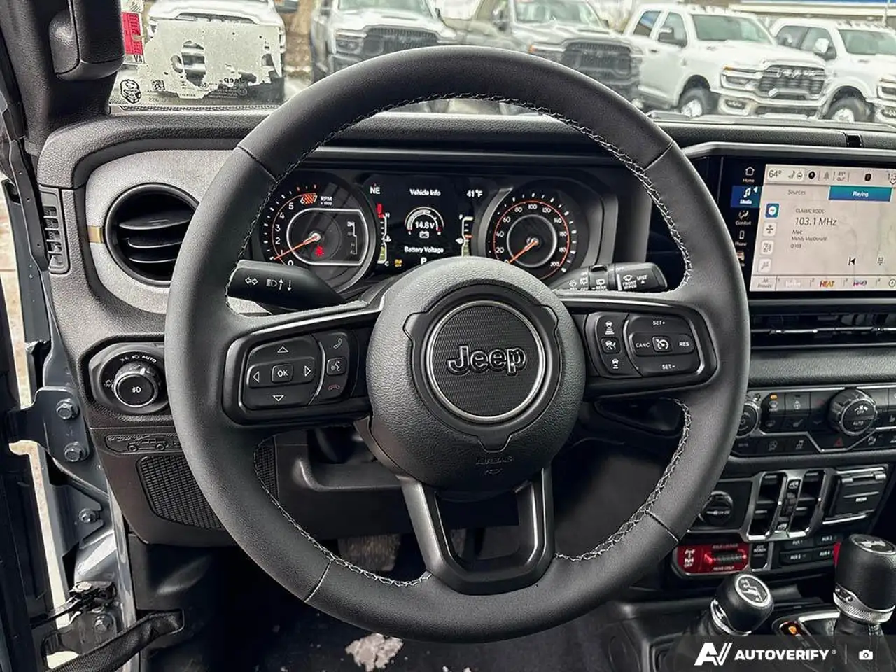 Jeep Wrangler снимка Jeep Wrangler