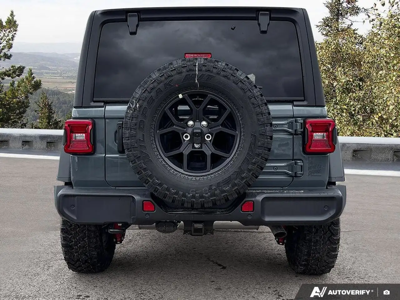 Jeep Wrangler снимка Jeep Wrangler