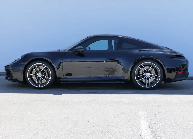 Porsche 911 view 2