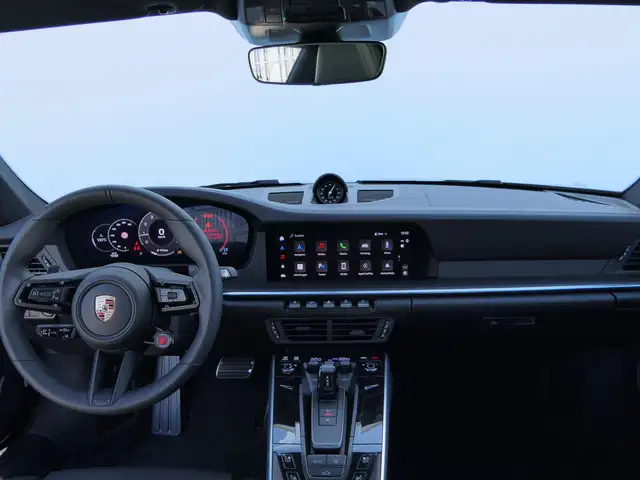 Porsche 911 view 9