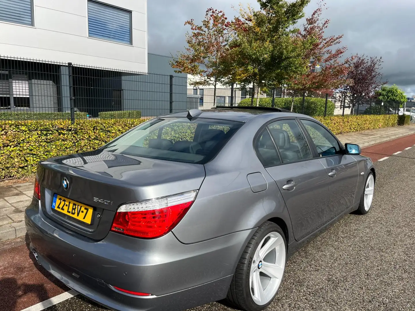 BMW 540 5-serie 540i Business Line STIPT POINT Fabrieks ni Grijs - 2